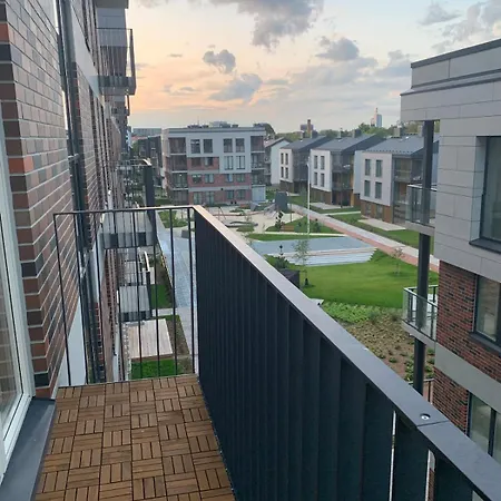 With Balcony Apartman